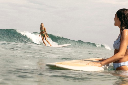 How To Pick A Bikini For Your Pear Body Shape Billabong
