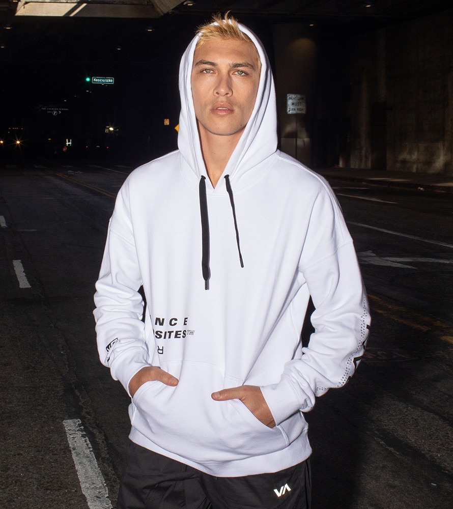 Push harder. Run faster. Leave it all on the concrete. This is your workout. This is where the change is made. Move effortlessly from the gym to the streets in the RVCA Men’s collection, featuring premium on-trend clothing and accessories that keep it fresh while helping you reach peak performance.