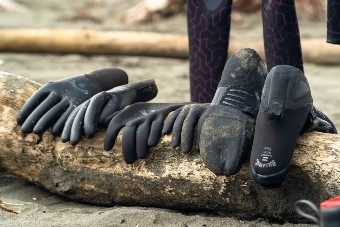 Womens Surf Boots and Glove