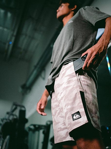 Quiksilver Quality Surf Clothing Snowboard Outwear