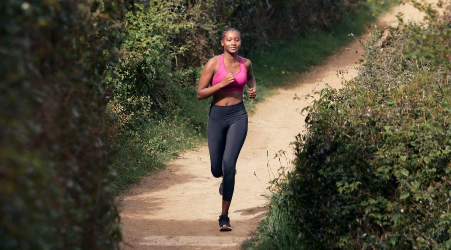 Fitness : 4 conseils pour bien choisir sa tenue de sport : Femme Actuelle  Le MAG