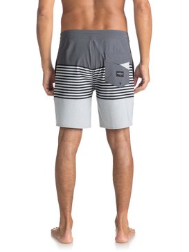 Revolution 18" - Beachshorts  EQYBS03912