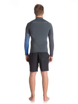 quiksilver, 1mm Syncro Series - Langärmliges Neopren-Surf-Top für Männer, GUN METAL/ HV ROYAL/ WHITE (xkpw) 1mm Syncro Series - Long Sleeve Neoprene Surf Top for Men EQYW803007
